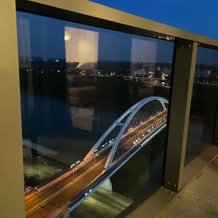 Eurovea Tower - Unikát Na Dunaji Appartamento